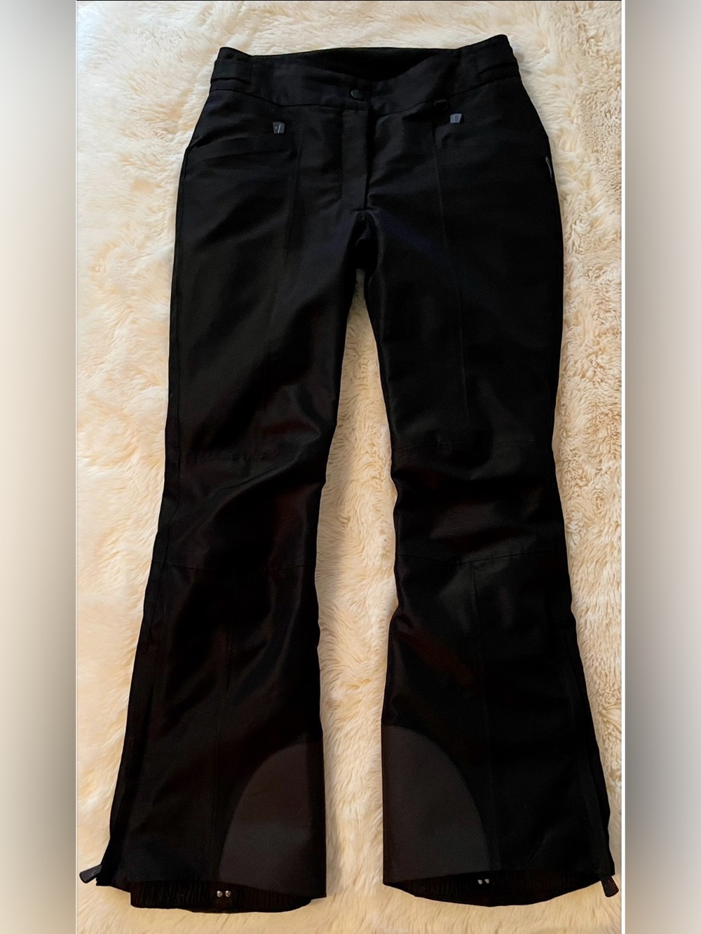 Pre-loved Moncler Grenoble
Women's Ski Snow Pants — Black, Size M (Worn twice)